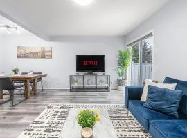 Elleries Home, 3 Min to Anthony Henday, Netflix, AC, Driveway & Visitor Parking, Sleeps 10