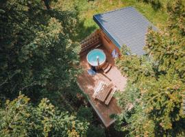 Les Cabanes du Val de Loue - Hébergements atypiques tout confort，位于Charnay的酒店