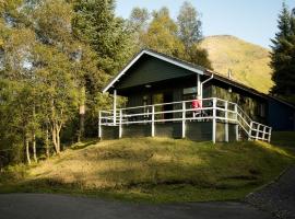 Osprey Lodge with river and mountain view，位于克里安拉利的酒店