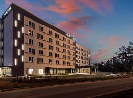 Courtyard by Marriott Pensacola West，位于彭萨科拉的带泳池的酒店