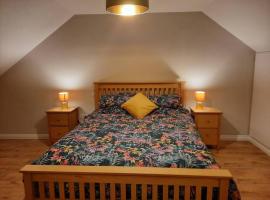 Radharc an Chuain 2 Bedroom Holiday Home，位于戈尔韦的酒店
