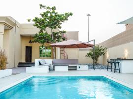 O2 pool villa，位于拉斯阿尔卡麦的酒店