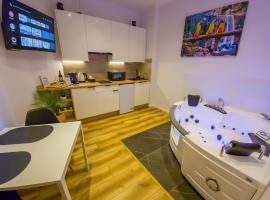 Punkt - Apartamenty z jacuzzi w centrum Katowic，位于卡托维兹的酒店