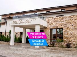 Hotel Yarus Plus，位于普洛耶什蒂的酒店