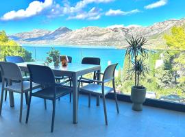 Cavtat Luxury 3 Bed Sea View Penthouse，位于察夫塔特的酒店