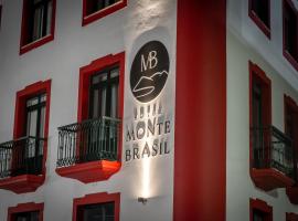 Hotel Monte Brasil，位于英雄港拉日什空军基地 - TER附近的酒店