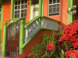 2BR Guest Home - Dominica，位于Pointe Michel的酒店