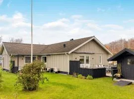 Cozy Home In Mellbystrand With Kitchen