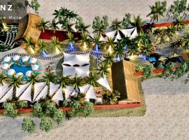HANZ Sun Sea Glamping & Beach Resort，位于Ấp Thiện Sơn的豪华帐篷营地