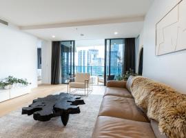 Luxury Oracle Tower 1 Apartment 2Bed 2Bath 1 Car，位于黄金海岸的无障碍酒店