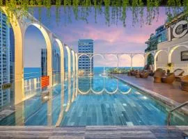 Golden Lotus Luxury Hotel Danang