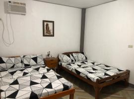 TRADITIONAL PRIVATE GUESTHOUSE in PATAR BEACH，位于Bolinao的酒店