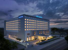 Novotel Jaipur Convention Centre，位于斋浦尔的带按摩浴缸的酒店