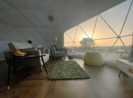 Sunset Ridge - Luxury Geodesic Dome set in the beautiful countryside，位于Porkellis的豪华帐篷