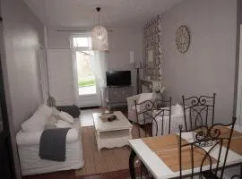 bel appartement en pierre de 88 M2 charme d’antan
