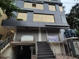 Shrinivas lodge，位于达尔瓦德的酒店