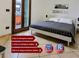 DOMUS Emy - Intero appartamento a piano terra con giardino e posto auto a Ciampino，位于钱皮诺的公寓