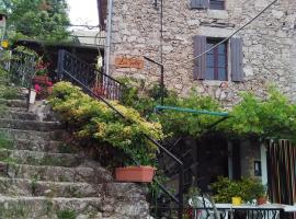 gîte les Gely en cévennes，位于Saint-André-de-Majencoules的酒店