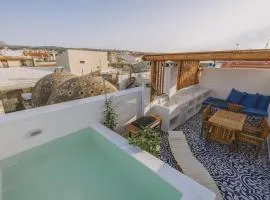 Minoos Residence with roof pool