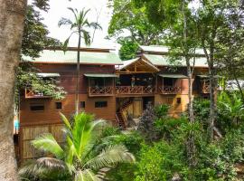 The Lodge at Punta Rica- Hilltop Eco-Lodge with Views & Pool，位于巴斯蒂门多斯的住宿加早餐旅馆