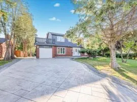 Stunning 7 Br House with 2-Kitchen, 5-Washroom & Amazing Backyard