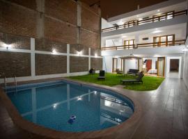 Amplia & Agradable casa de Playa con piscina Sur Chico, Lima，位于卢林的酒店