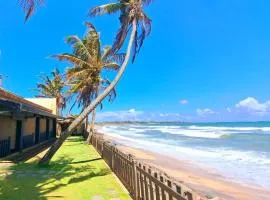 Hakuna Matara Beach Bungalows