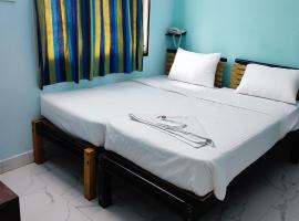 PPH Living Lakshmi Palace，位于Tallākulam的酒店