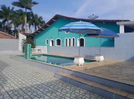 Itanhaem - Casa com Piscina，位于伊塔尼亚恩的度假屋