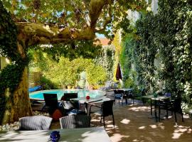 Cit'Hotel Le Louvre Orange，位于奥朗日的酒店