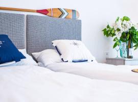Relax place & restaurant，位于Zegrze Południowe的酒店