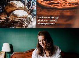 Leśny Dwór Karpacz Piekarnia Mio Padre Restauracja Mamma Mia CAŁODOBOWY CHLEBOMAT，位于卡尔帕奇的酒店