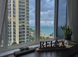 Spacious studio on the Beach in Sunny Isles Beach, FL