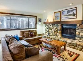 Ketchum Condo with Deck Less Than 1 Mi to Sun Valley Resort!