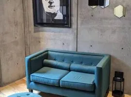A Hip Modern Gem in El Centro!