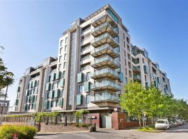 Two bed apartment in Sandyford，位于都柏林的公寓