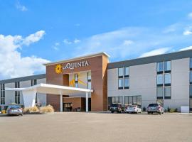La Quinta by Wyndham Columbus MS，位于哥伦布的酒店
