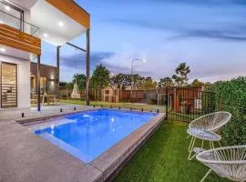 Ultimate Luxury Escape Right In Heart of Sunshine Coast