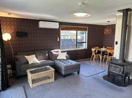 Streamside Family Friendly Oasis with Spa，位于罗托鲁瓦Zorb Rotorua附近的酒店