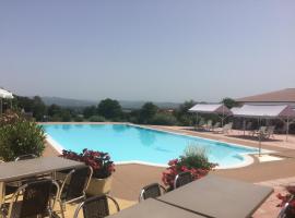 Hôtel Restaurant - Le Vieux Pigeonnier，位于卢布雷萨克的酒店