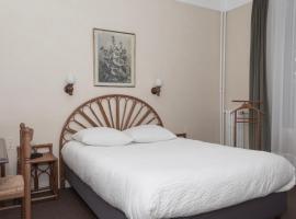 Cit'Hotel Aéro-Hotel，位于勒布朗-梅尼尔的酒店