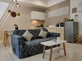 Warm and cozy apartment@JB