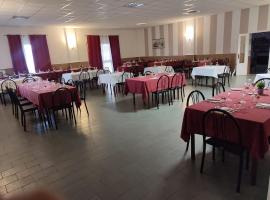 Locanda Trieste Ristorante-Bar-Alloggio，位于Bonavigo的酒店