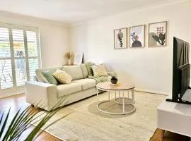 Cosy 3BR House, 7 mins drive to Macquarie Centre, 5 stars on AirB&B