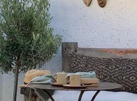 La terrasse du pont jullian charme et calme dans le cœur historique