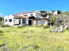 Casa rural con vistas al mar y terraza con barbacoa en Isora