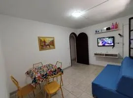 Seu Apto na Praia da Costa 11 Simples e Barato 2Q Não divide Completo Ar Cond Fogão Geladeira Local Excelente no Centro