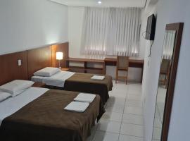 HOTEL ECONOMICO - 150m Santa Casa, Prox Assembleia e UFRGS，位于阿雷格里港的酒店