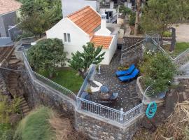 Casa da Vizinha，位于蓬他达维托亚的酒店