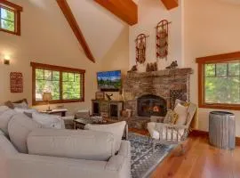 Mountain Escape at North Shore - Upscale 4BR Easy Walk to Lake & Private Hot Tub!